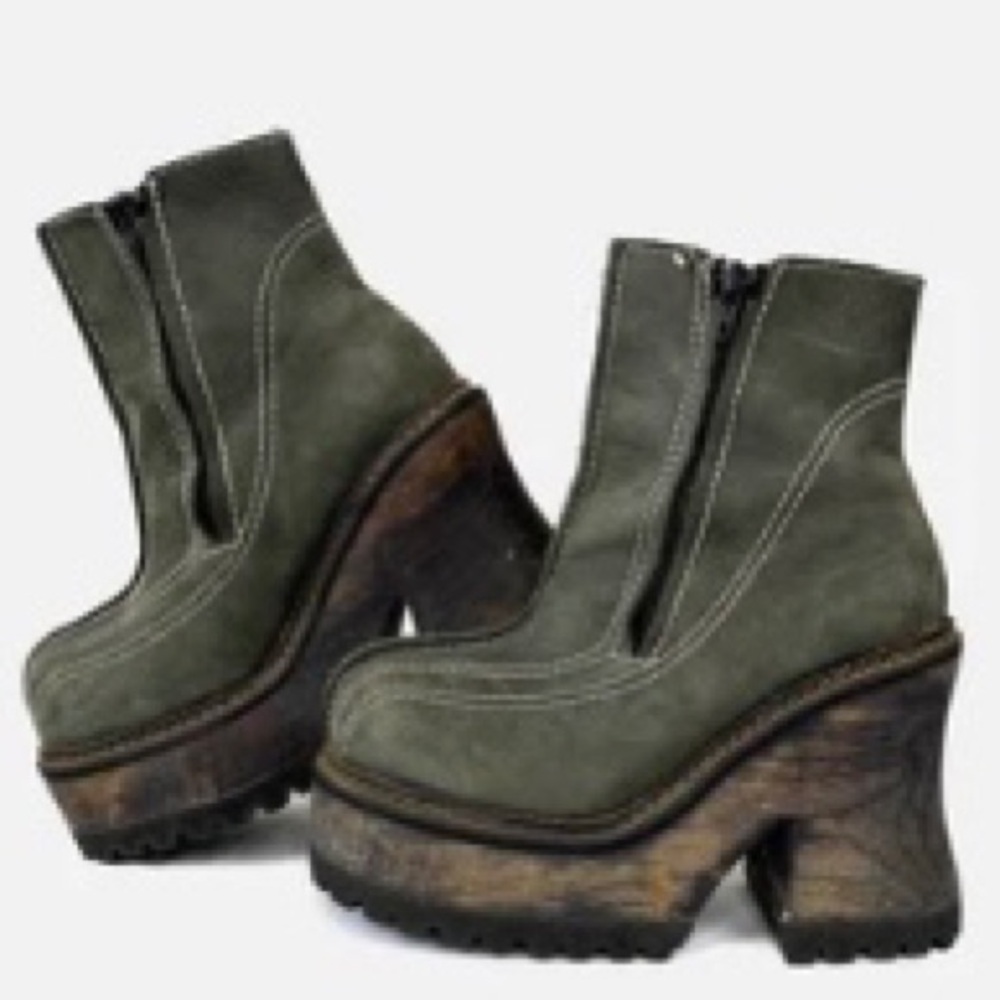 london underground platform boots